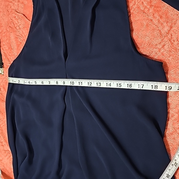 🔥Bundle. 2 Vince Camuto sleeveless v-neck blouses with inverted front. Sz S - Picture 7 of 9